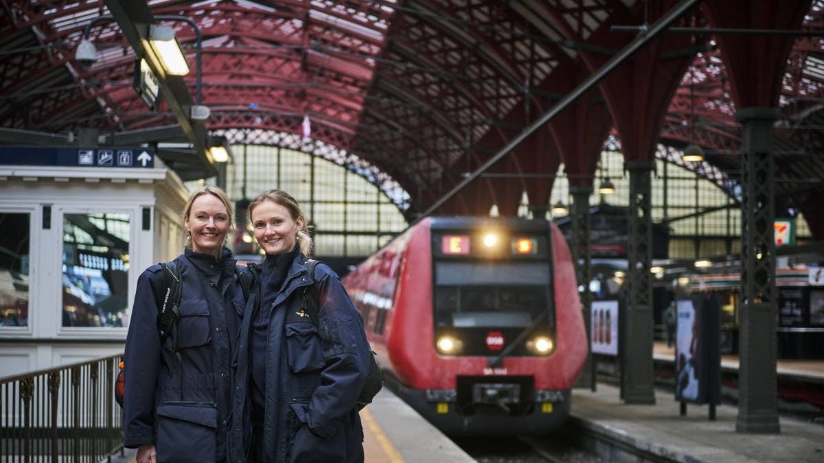 Søstre kører tog ved DSB