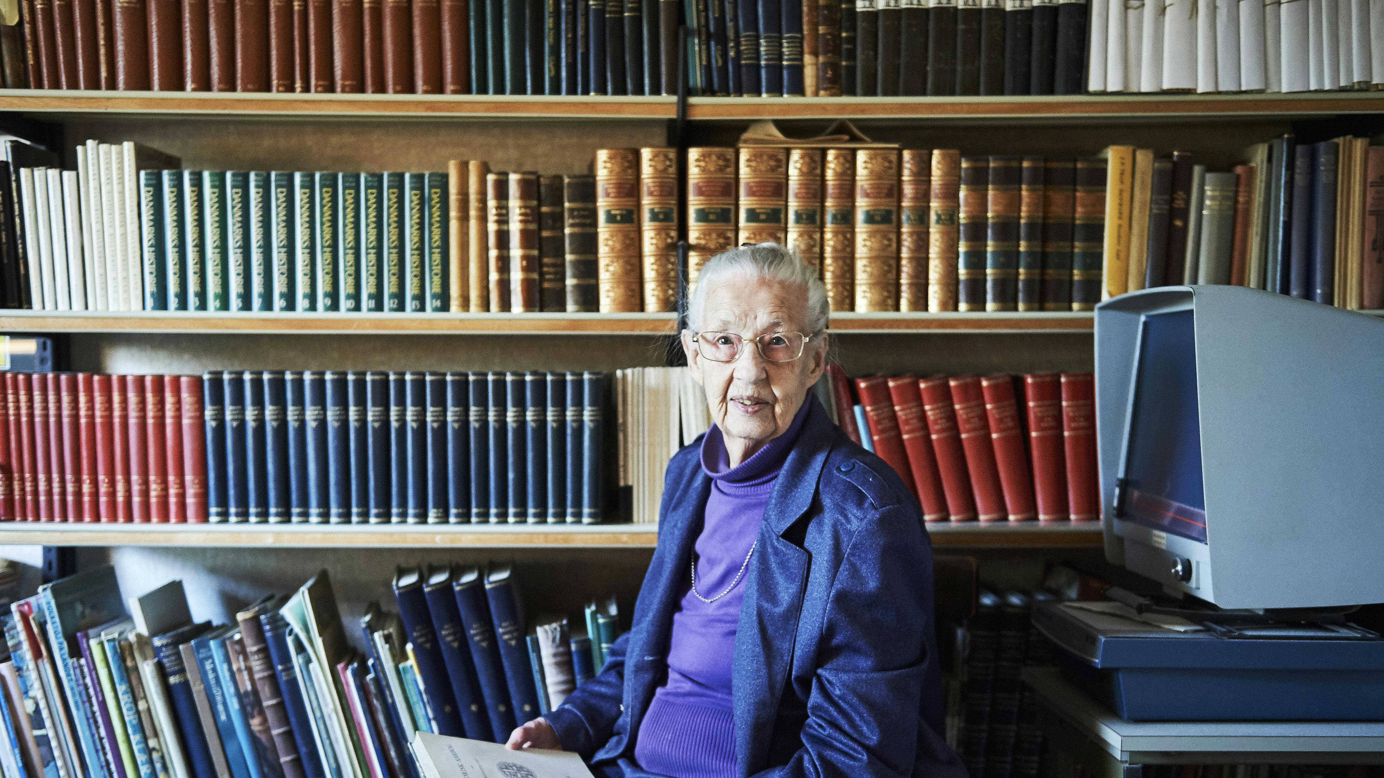 93-årige Tove driver eget museum: Jeg kan ikke lade være med at arbejde 