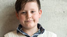 Vest med minisnoninger | Strikkeopskrift til drenge