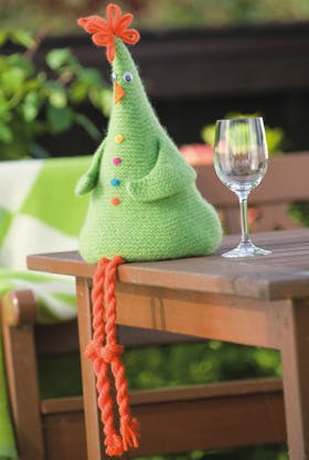 Strikket høne til vinpose: Hønefuld og festlig