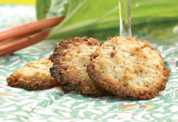 Hjemmelavede makroner på mandler og pinjekerner