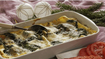 Spinatlasagne med mozarella og pinjekerner