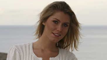 Strikket tunika i klædeligt empiresnit