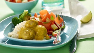 Så lækker kan en ret med boller i karry se ud. Foto: Carina Krüger