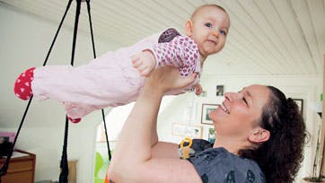 Christina sammen med ønskebarnet Signe, som er syv måneder. Foto: Morten Mejnecke