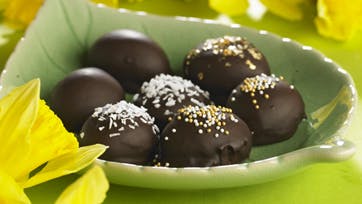 Lækre påske-flødebolleæg med hjemmelavet bunde