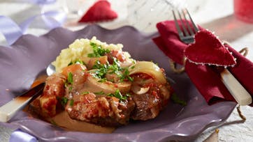 Cremet osso buco med grøntsager og creme fraiche