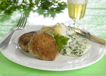 Krebinetter med persillesovs og kartofler