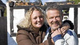 ? Det er et mirakel, jeg blev ædru, sigerFrode, og Stine er lykkelig over at have fåetet helt nyt forhold til sin far, med masseraf nærvær og latter. Foto: Alex Tran