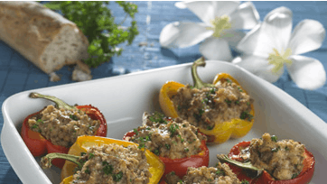 Farserede peberfrugter med skinkekød og bulgur