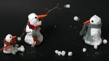 Kære små snemænd, der vil hygge sig hjemme hos dig i december. Foto: Rune Hansen