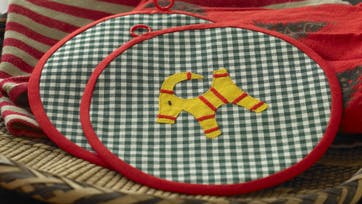 Runde grydelapper med julebukke