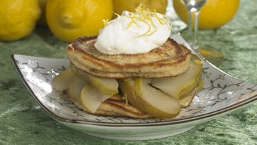 Kokos-pandekager med pærer