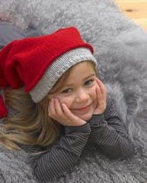 Pige med lang nissehue