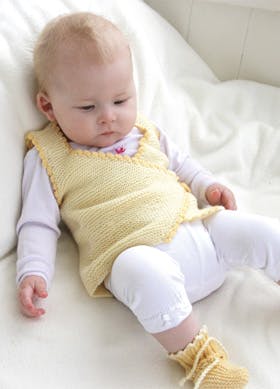 https://imgix.familiejournal.dk/media/websites/familiejournalen-dot-dk/website/2013/april/uge-14/haandarbejde/14-babysaet-vest-280.jpg