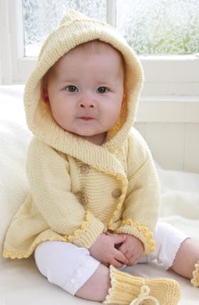 https://imgix.familiejournal.dk/media/websites/familiejournalen-dot-dk/website/2013/april/uge-14/haandarbejde/14-g-babysaet-280.jpg