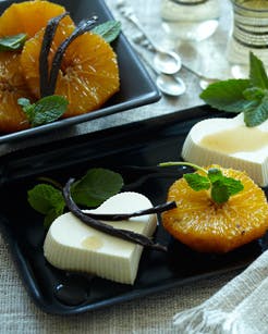 Panna cotta med karamelliserede appelsiner