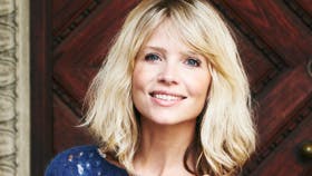 Retstrikket bluse med smukke detaljer