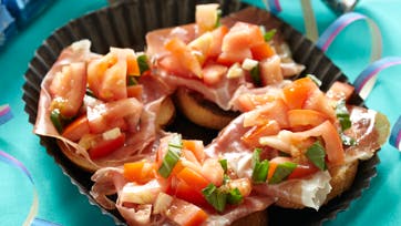 Bruschetta med tomat og serano