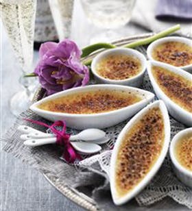 Kalorievenlig crème brûlée med passionsfrugt