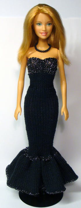 Strikket festkjole til Barbie