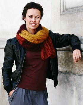 https://imgix.familiejournal.dk/media/websites/familiejournalen-dot-dk/website/2013/januar/uge-2/haand/02-halstoerklaede280.jpg