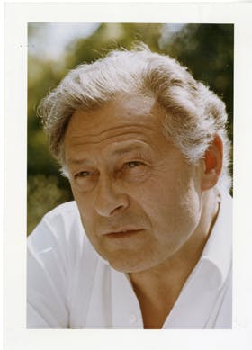 https://imgix.familiejournal.dk/media/websites/familiejournalen-dot-dk/website/2013/januar/uge-5/poul-reichhardt/poul-reichhardt-280.jpg