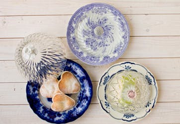 https://imgix.familiejournal.dk/media/websites/familiejournalen-dot-dk/website/2013/maj/uge-19/haandarbejde/19-glasklokker-362.jpg