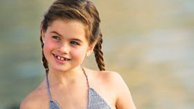 Hæklede shorts og bikinitop til strandturen