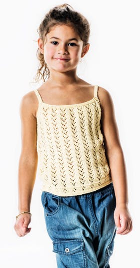 Strikket pigetop med fint mønster