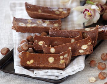 https://imgix.familiejournal.dk/media/websites/familiejournalen-dot-dk/website/2013/marts/uge-10/mad/10-chokoladefudge-362.jpg