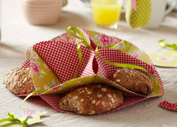 https://imgix.familiejournal.dk/media/websites/familiejournalen-dot-dk/website/2013/marts/uge-11/tillaeg/11-broedserviet-med-mange-rum-362.jpg