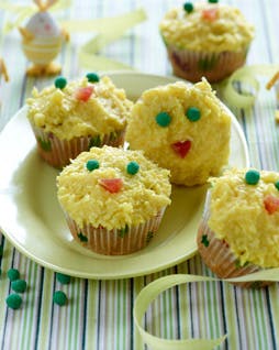 Påske cupcakes med cream cheese frosting og kokos