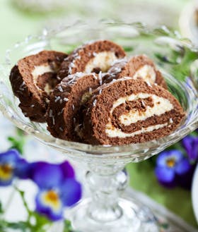 Chokoladeroulade med kokos og blød smørcreme