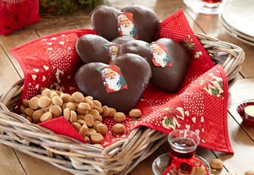 https://imgix.familiejournal.dk/media/websites/familiejournalen-dot-dk/website/2013/november/uge-47/haand/47-broedserviet-362.jpg