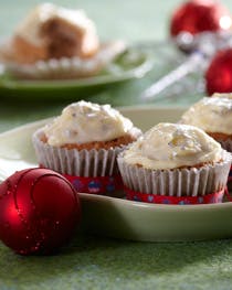 https://imgix.familiejournal.dk/media/websites/familiejournalen-dot-dk/website/2013/november/uge-47/mad/47-julemuffins-362.jpg