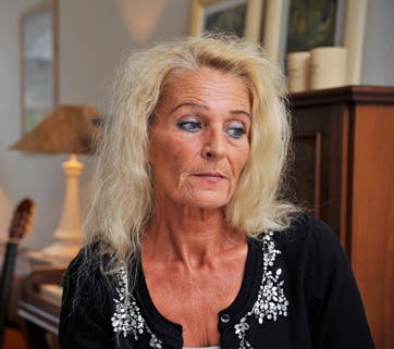 https://imgix.familiejournal.dk/media/websites/familiejournalen-dot-dk/website/2013/oktober/uge-41/artikler/41-kraeftsygdommen-gjorde-nicole-til-forfatter-362.jpg