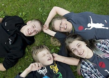 https://imgix.familiejournal.dk/media/websites/familiejournalen-dot-dk/website/2014/august/uge-32/20140716lho7330.lone-artikekl.jpg