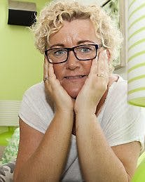 https://imgix.familiejournal.dk/media/websites/familiejournalen-dot-dk/website/2014/august/uge-32/artikler/32-soeskendekram-art.jpg