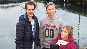 Tina er ikke selv meget for at komme i fokus. Hun mener, det er drengene, der fortjener hyldest og skulderklap.