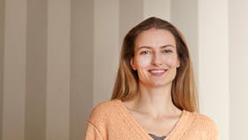 Strikket bluse med fin snoning