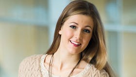 Kort, strikket jakke