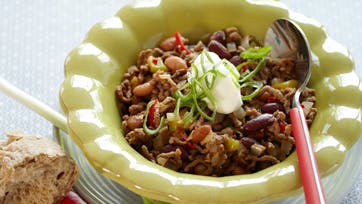 Chili con carne med tomatjuice og grønne peberfrugter