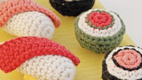 Hæklet sushi til leg