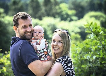 https://imgix.familiejournal.dk/media/websites/familiejournalen-dot-dk/website/2014/juli/uge-30/artikler/101anitha-og-peder-artikel3.jpg
