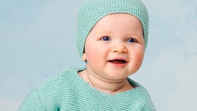 Strikket babysæt i turkis