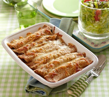 Fyldte pandekager med kylling og gratineret ost