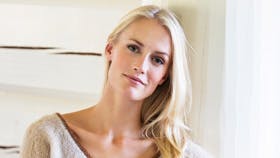 Silkeblød sweater du selv kan strikke