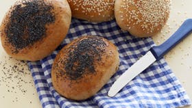 Lune panini på ternet viskestykke