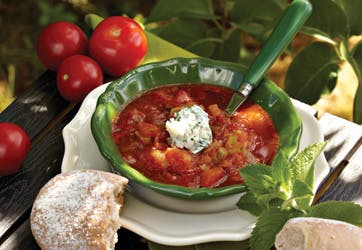https://imgix.familiejournal.dk/media/websites/familiejournalen-dot-dk/website/2014/september/uge-37/mad/37-tomatsuppe362.jpg